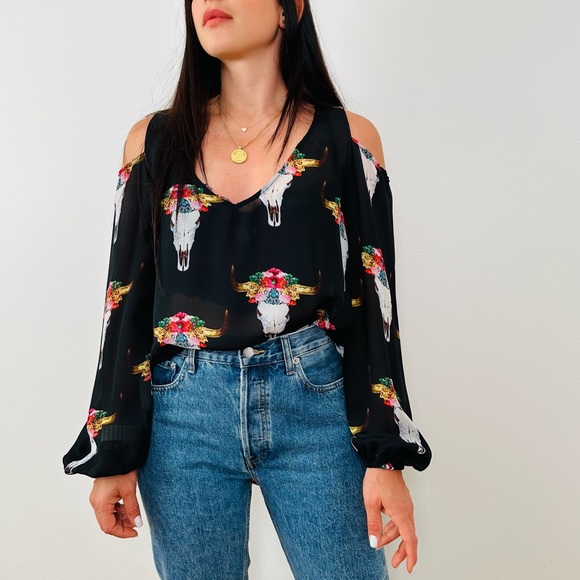 Show Me Your Mumu Jamie Tunic Bull and the Beautiful Open shoulder - Picture 2 of 8